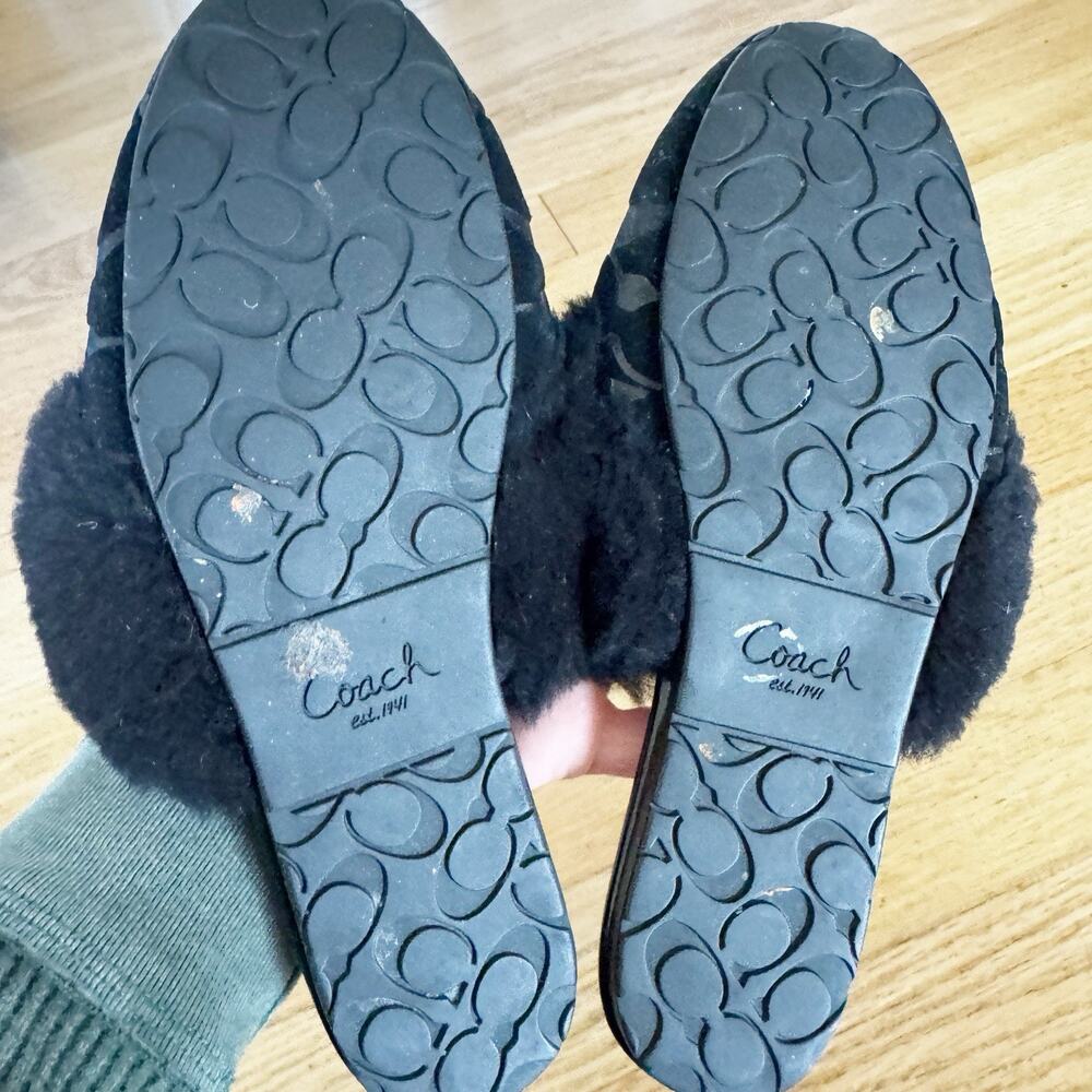 Coach Carra Black Logo Furry Slippers Size 6B - Picture 5 of 7